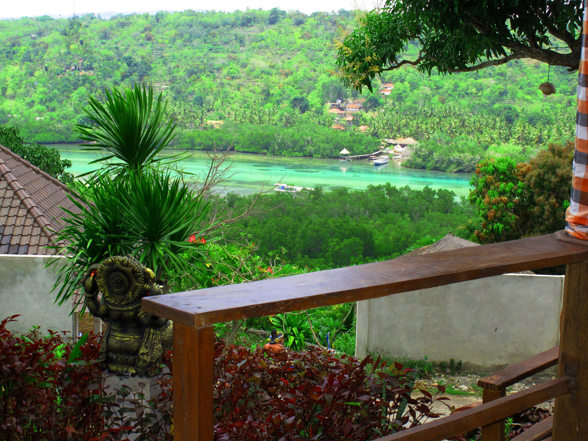 Hotel Dmas Huts Lembongan Exterior foto